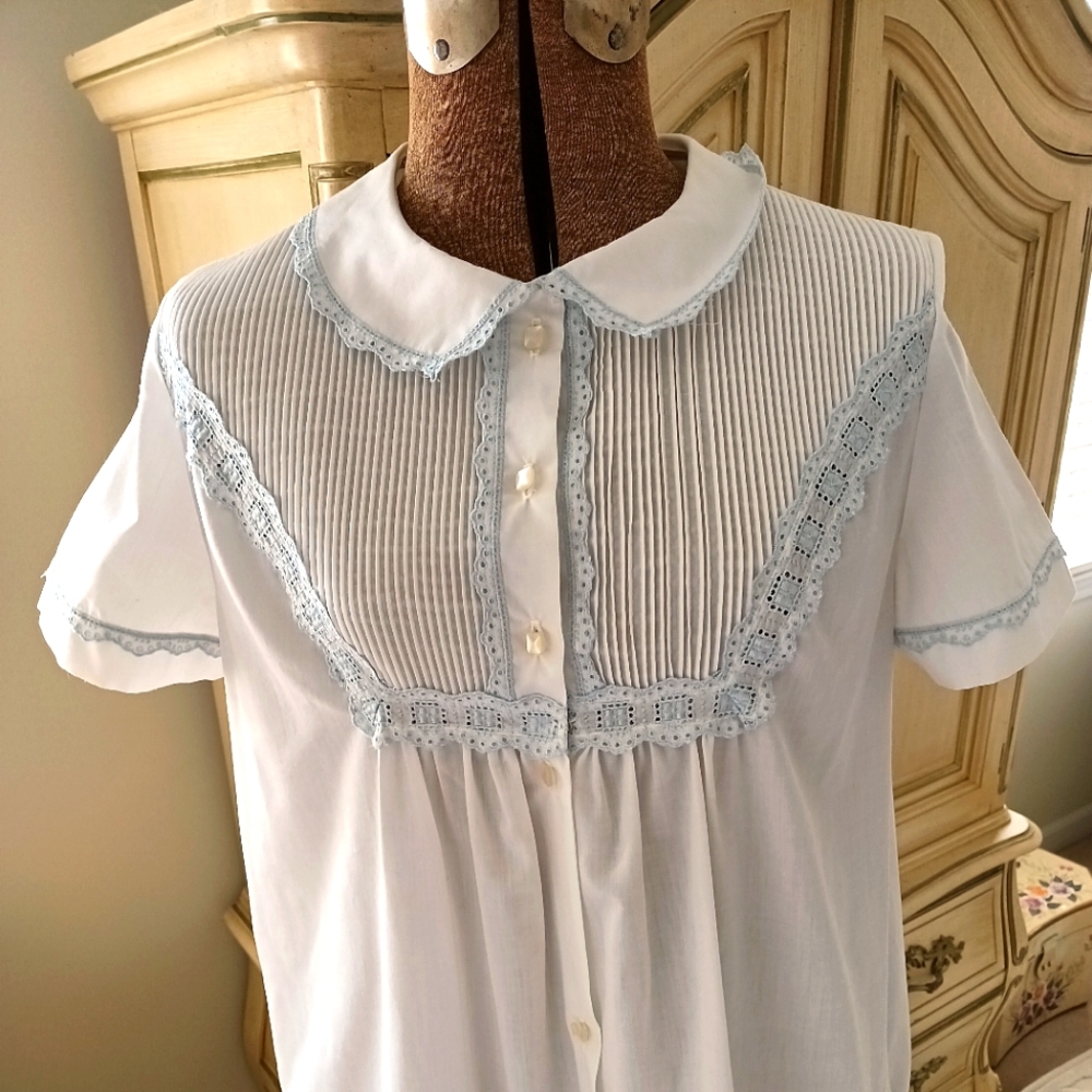 VTG 60S "BARBIZON" CELESTRA BROADCLOTH ROBE!!